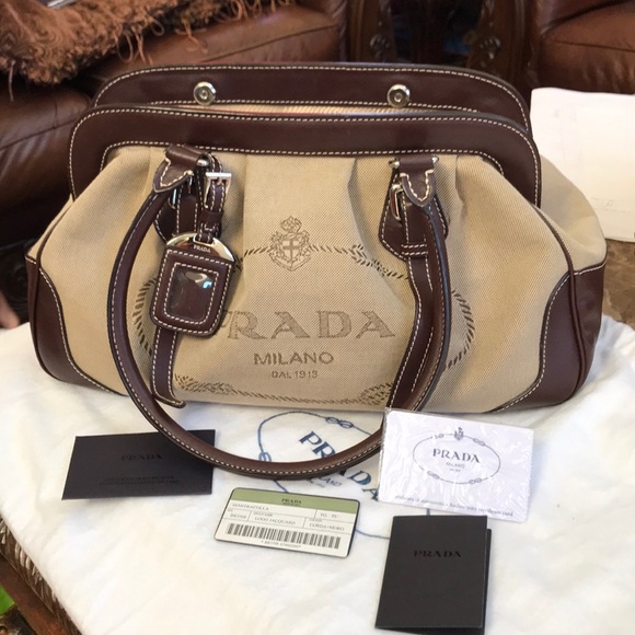 Prada 💯 authentic - Picture 1 of 8